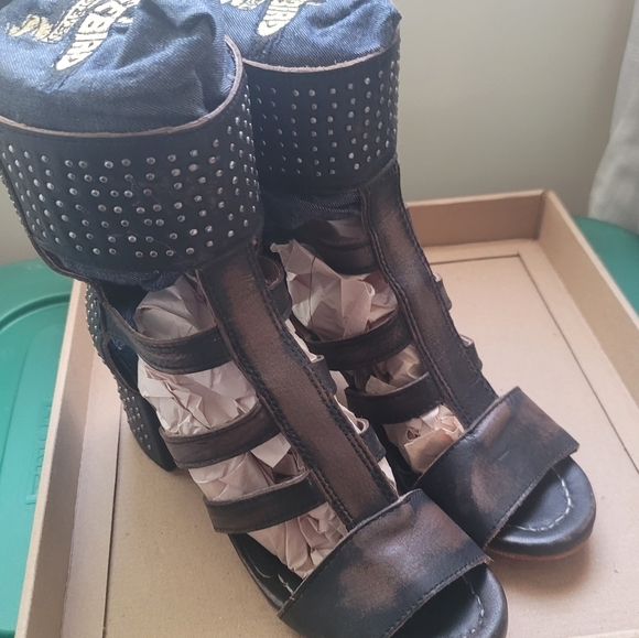 Sold DO NOT BUY Freebird by Steven Sandals - Picture 7 of 7